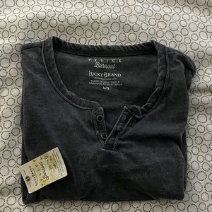 Men’s lucky brand tee